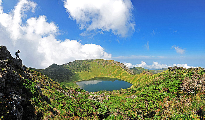 Jeju Volkanik Adası ve Lav Tüpleri (2007)